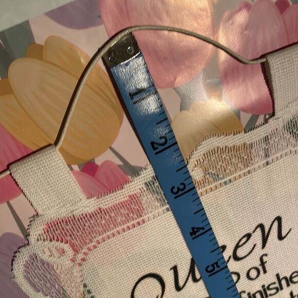Queen of Unfinished Projects hanging cloth sign with lace border & white hanger - Picture 8 of 10